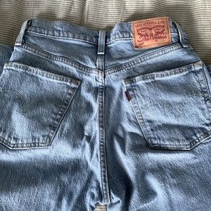 Mid rise straight Levi’s 501